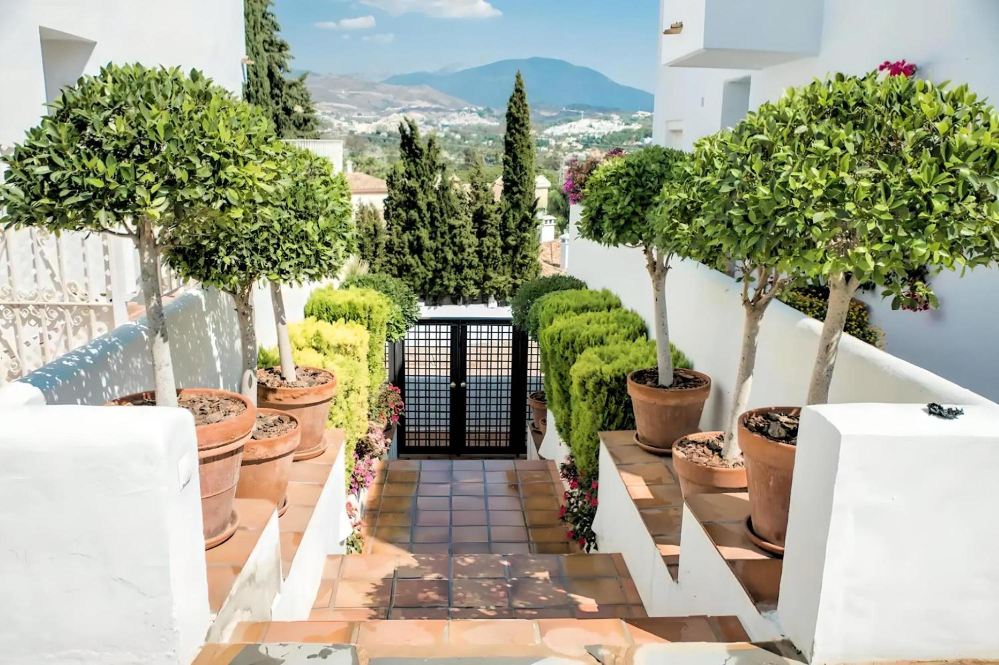 Gorgeous 2Br Apt. W/ Mountain View Puerto Banus Marbella Dış mekan fotoğraf