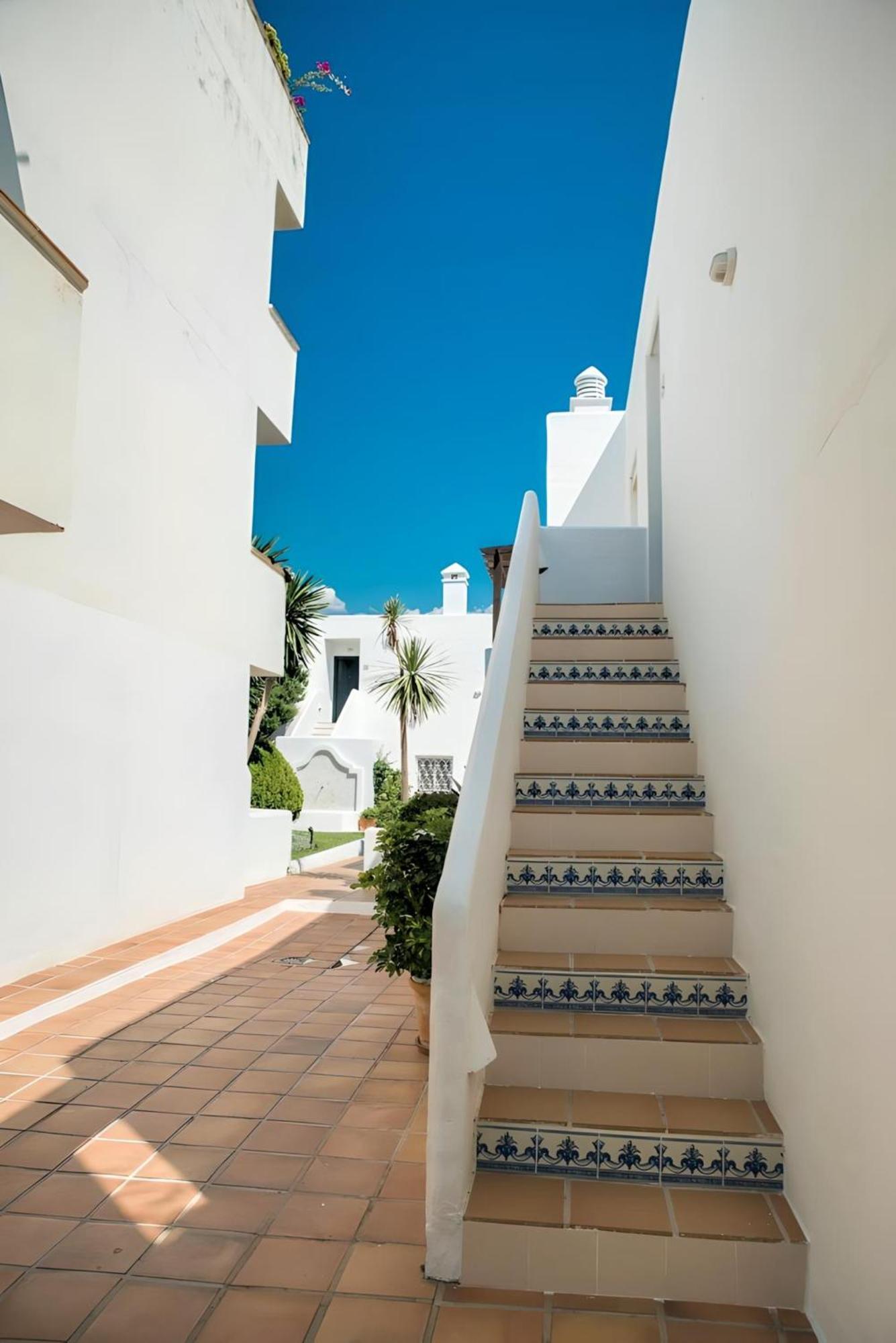 Gorgeous 2Br Apt. W/ Mountain View Puerto Banus Marbella Dış mekan fotoğraf