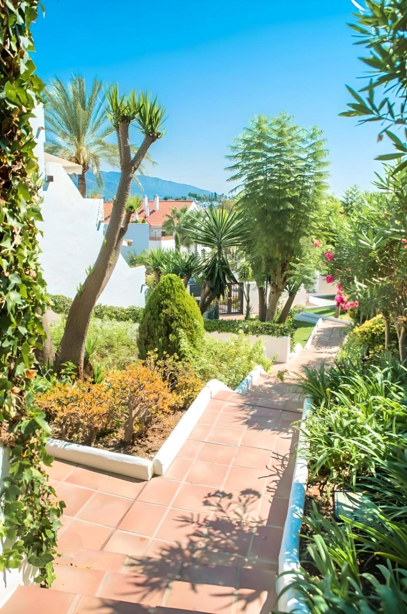 Gorgeous 2Br Apt. W/ Mountain View Puerto Banus Marbella Dış mekan fotoğraf